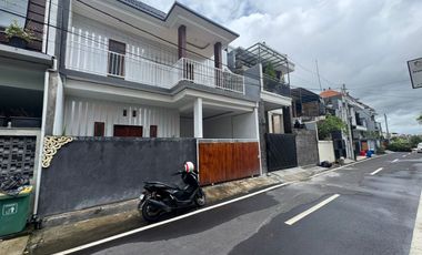 Jual Rumah Lantai 2 Lokasi Di Jalan Sekar Jepun Denpsar Timur Bali. Dekat Ke Gatsu Timur, Living World, Sanur Bali,