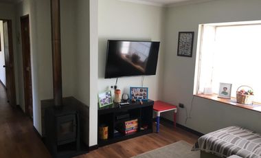 Venta hermosa casa en amplia parcela plana en Condominio Consolidado, ubicado en Limache