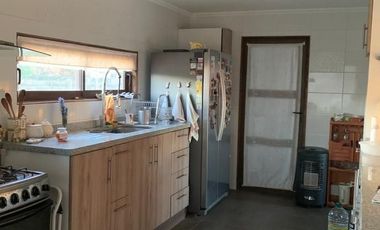 Venta hermosa casa en amplia parcela plana en Condominio Consolidado, ubicado en Limache