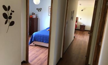 Venta hermosa casa en amplia parcela plana en Condominio Consolidado, ubicado en Limache
