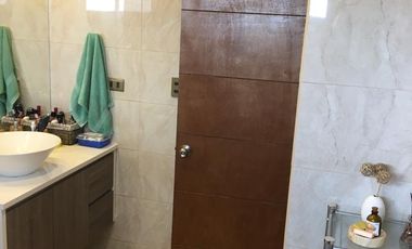 Venta hermosa casa en amplia parcela plana en Condominio Consolidado, ubicado en Limache