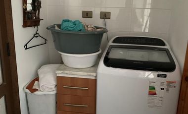 Venta hermosa casa en amplia parcela plana en Condominio Consolidado, ubicado en Limache
