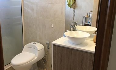 Venta hermosa casa en amplia parcela plana en Condominio Consolidado, ubicado en Limache
