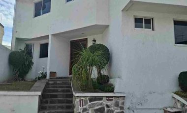 CASA EN RENTA  EN STA CRUZ GUADALUPE CON JARDÍN