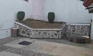 CASA EN RENTA  EN STA CRUZ GUADALUPE CON JARDÍN