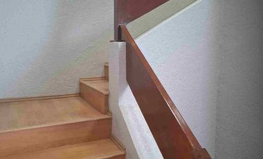 CASA EN RENTA  EN STA CRUZ GUADALUPE CON JARDÍN