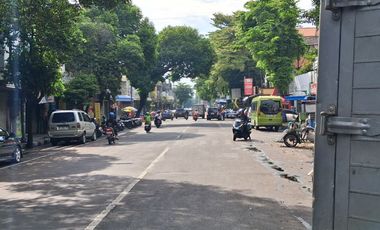 Strategic Shop House for Sale on Jl. A. Yani, Jombang