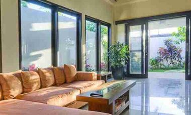Di jual Vila Mewah Modern dan luas lokasi strategis di Seminyak