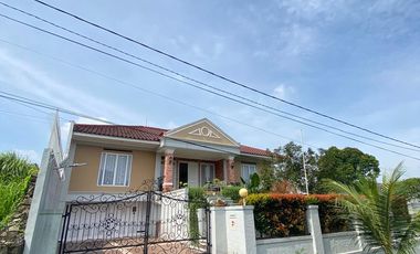 Rumah Terawat Luas 554M² Dalam Komplek Elit Cinere