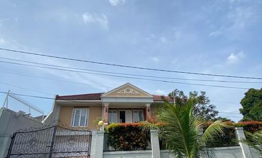Rumah Terawat Luas 554M² Dalam Komplek Elit Cinere