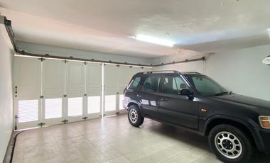 Rumah Terawat Luas 554M² Dalam Komplek Elit Cinere