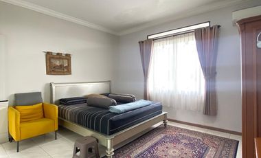 Rumah Terawat Luas 554M² Dalam Komplek Elit Cinere