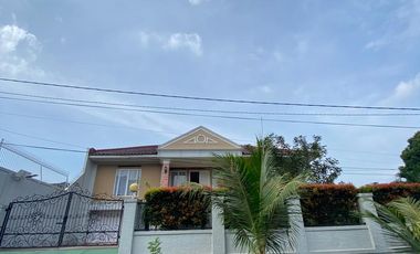 Rumah Terawat Luas 554M² Dalam Komplek Elit Cinere