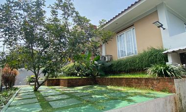 Rumah Terawat Luas 554M² Dalam Komplek Elit Cinere