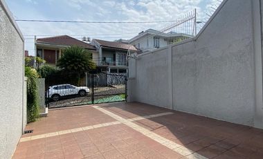 Rumah Terawat Luas 554M² Dalam Komplek Elit Cinere