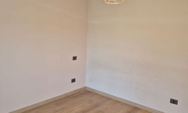 Amplio Dpto. en Arriendo como nuevo Milán 1243 San Miguel .