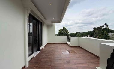 Rumah Siaphuni dengan Rooftop – Lokasi Strategis Jakarta Selatan