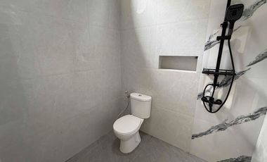 Rumah Siaphuni dengan Rooftop – Lokasi Strategis Jakarta Selatan