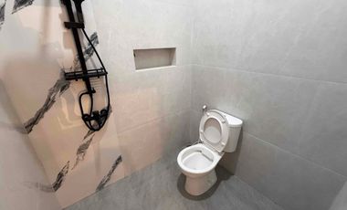 Rumah Siaphuni dengan Rooftop – Lokasi Strategis Jakarta Selatan