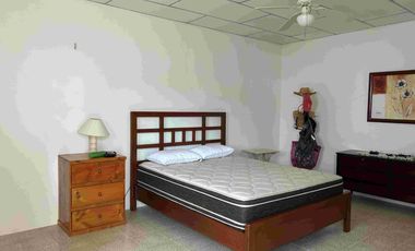 VENTA DE AMPLIA Y BONITA CASA CON PISCINA UBICADA EN SALINAS