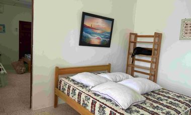 VENTA DE AMPLIA Y BONITA CASA CON PISCINA UBICADA EN SALINAS