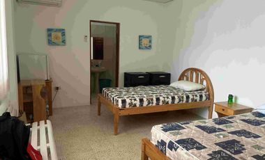 VENTA DE AMPLIA Y BONITA CASA CON PISCINA UBICADA EN SALINAS