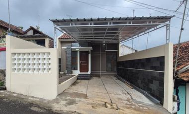 DISKON 26 JUTA!!! Rumah Siap Huni Bonus Kitchen set