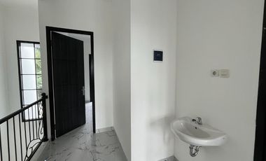 Rumah 2 Lantai Siap Huni 4 Kamar Tidur di Kota Bogor