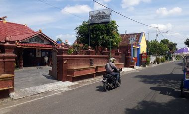 RUMAH DESAIN ETNIK JAWA, DEKAT PUSAT WISATA KOTA YOGYAKARTA