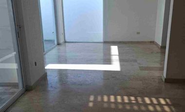 Bonita casa en renta en Lomas de Angelópolis