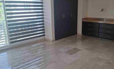 Bonita casa en renta en Lomas de Angelópolis