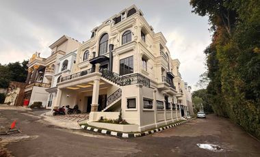 Rumah Siaphuni 3 Lantai, Lift, Private Pool Di Cipete Jakarta Selatan