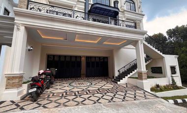 Rumah Siaphuni 3 Lantai, Lift, Private Pool Di Cipete Jakarta Selatan