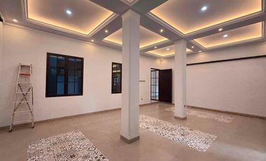 Rumah Siaphuni 3 Lantai, Lift, Private Pool Di Cipete Jakarta Selatan