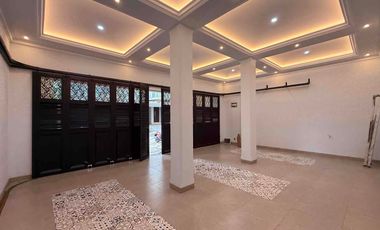 Rumah Siaphuni 3 Lantai, Lift, Private Pool Di Cipete Jakarta Selatan
