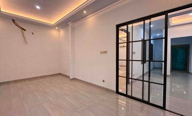 Rumah Siaphuni 3 Lantai, Lift, Private Pool Di Cipete Jakarta Selatan