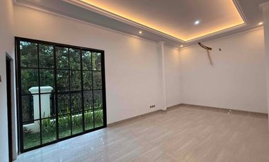 Rumah Siaphuni 3 Lantai, Lift, Private Pool Di Cipete Jakarta Selatan