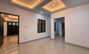 Rumah Siaphuni 3 Lantai, Lift, Private Pool Di Cipete Jakarta Selatan