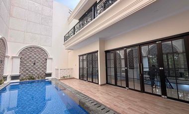 Rumah Siaphuni 3 Lantai, Lift, Private Pool Di Cipete Jakarta Selatan