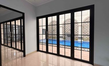 Rumah Siaphuni 3 Lantai, Lift, Private Pool Di Cipete Jakarta Selatan