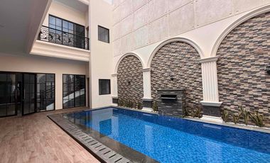 Rumah Siaphuni 3 Lantai, Lift, Private Pool Di Cipete Jakarta Selatan