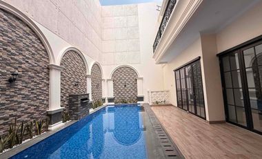 Rumah Siaphuni 3 Lantai, Lift, Private Pool Di Cipete Jakarta Selatan