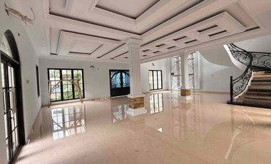 Rumah Siaphuni 3 Lantai, Lift, Private Pool Di Cipete Jakarta Selatan