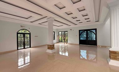 Rumah Siaphuni 3 Lantai, Lift, Private Pool Di Cipete Jakarta Selatan