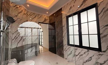 Rumah Siaphuni 3 Lantai, Lift, Private Pool Di Cipete Jakarta Selatan