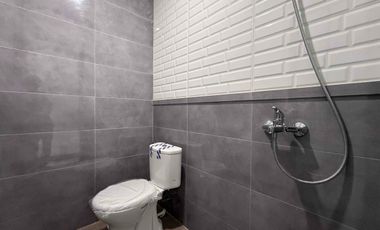 Rumah SIAPHUNI Mewah Classic 3 Lantai Rooftop, 650 Meter Stasiun Lenteng Agung.