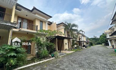 DISEWAKAN RUMAH DEKAT SUPERINDO COLOMADU, DE TJOLOMADOE, BANDARA ADI SOEMARMO