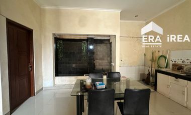DISEWAKAN RUMAH DEKAT SUPERINDO COLOMADU, DE TJOLOMADOE, BANDARA ADI SOEMARMO