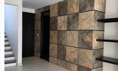 Bonita casa en renta en Lomas de Angelópolis.