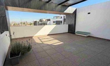 Bonita casa en renta en Lomas de Angelópolis.